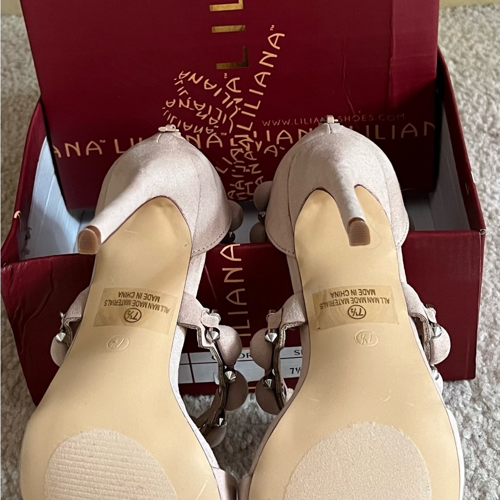 🔥♥️NIB Nude Sandals with decorative balls & metallic rivets - Picture 14 of 15